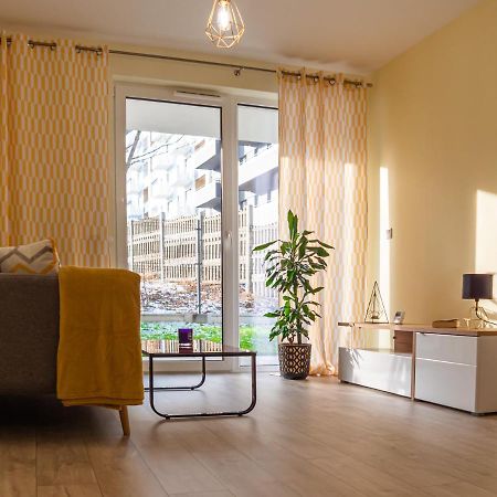 Przytulny Apartament Z Ogrodkiem Cracovia Esterno foto